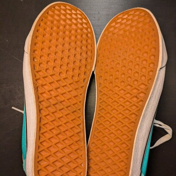 Green Vans Skate Shoe, 11 - Picture 2 of 4